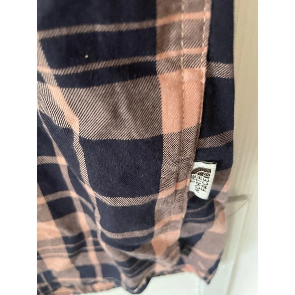 The‎ North Face Men's Large Pink Navy Plaid Button Front Shirt